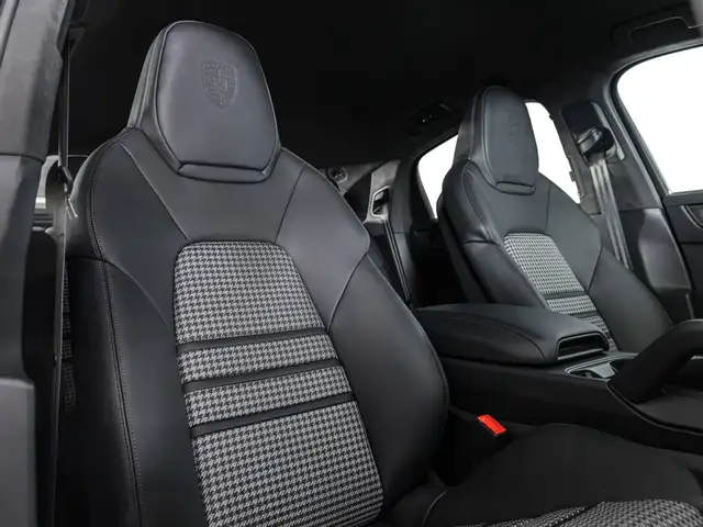 Porsche Cayenne view 14