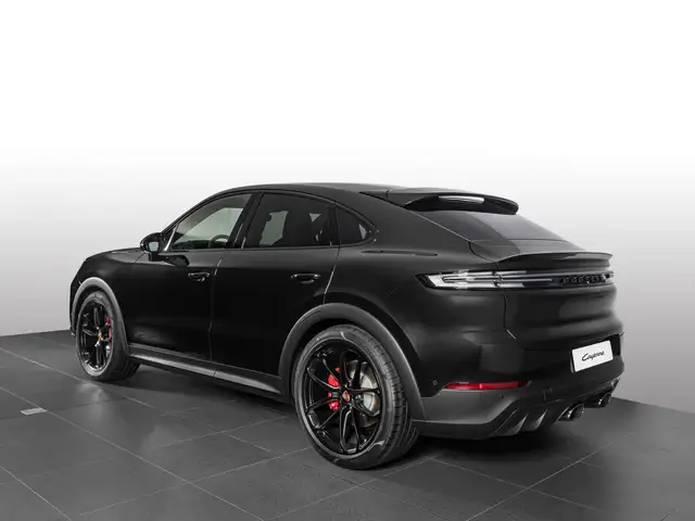 Porsche Cayenne view 3
