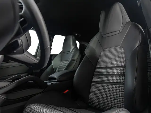 Porsche Cayenne view 13