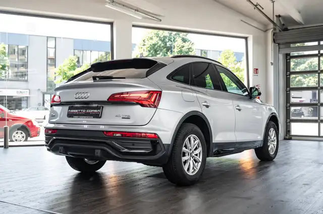 Audi Q5 view 6