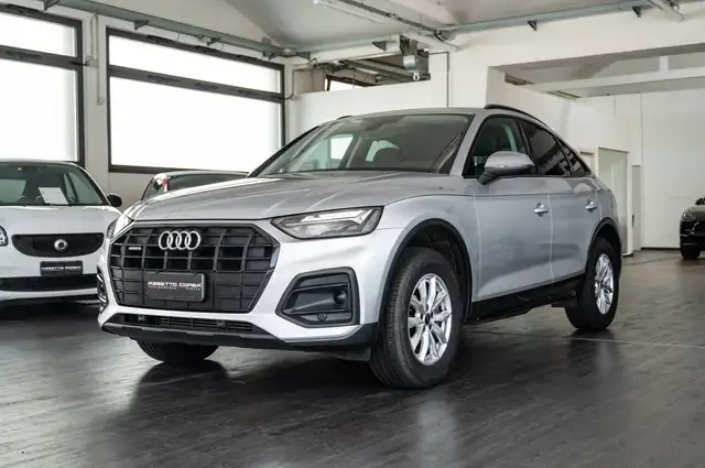 Audi Q5 view 3