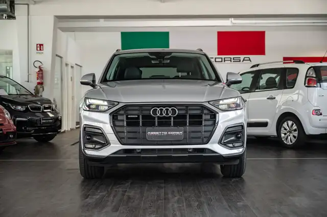 Audi Q5 view 2
