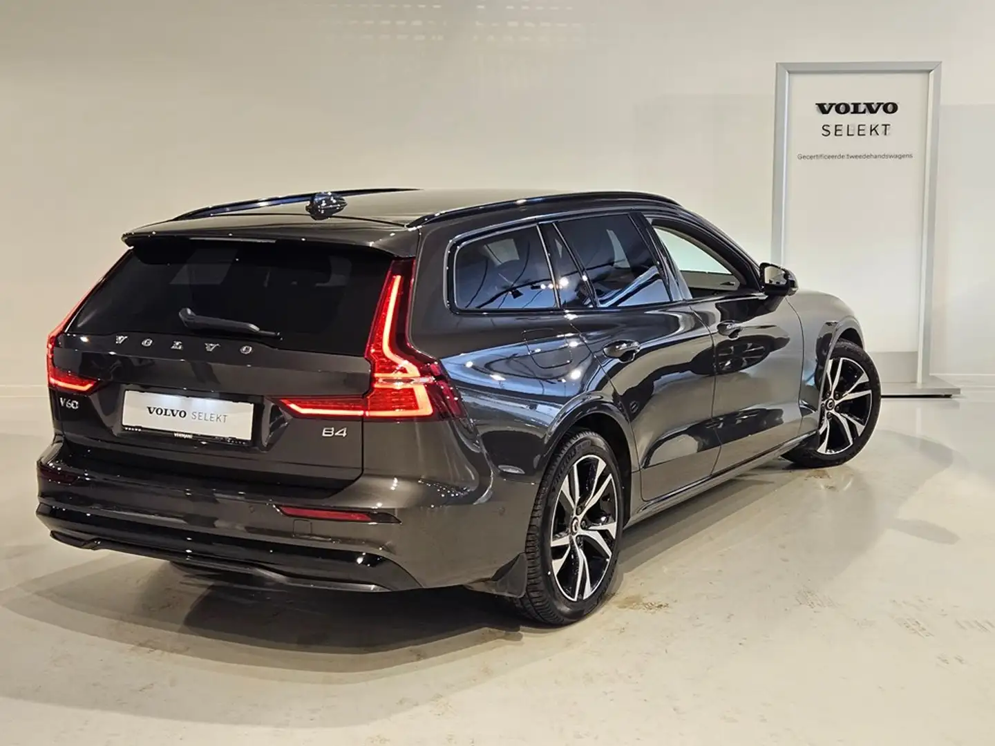 Volvo V60 B4 Mild Hybride Dark Plus + electr trekhaak Gris - 2