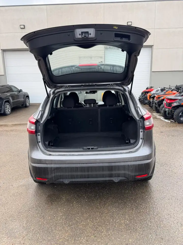 Nissan Qashqai снимка Nissan Qashqai