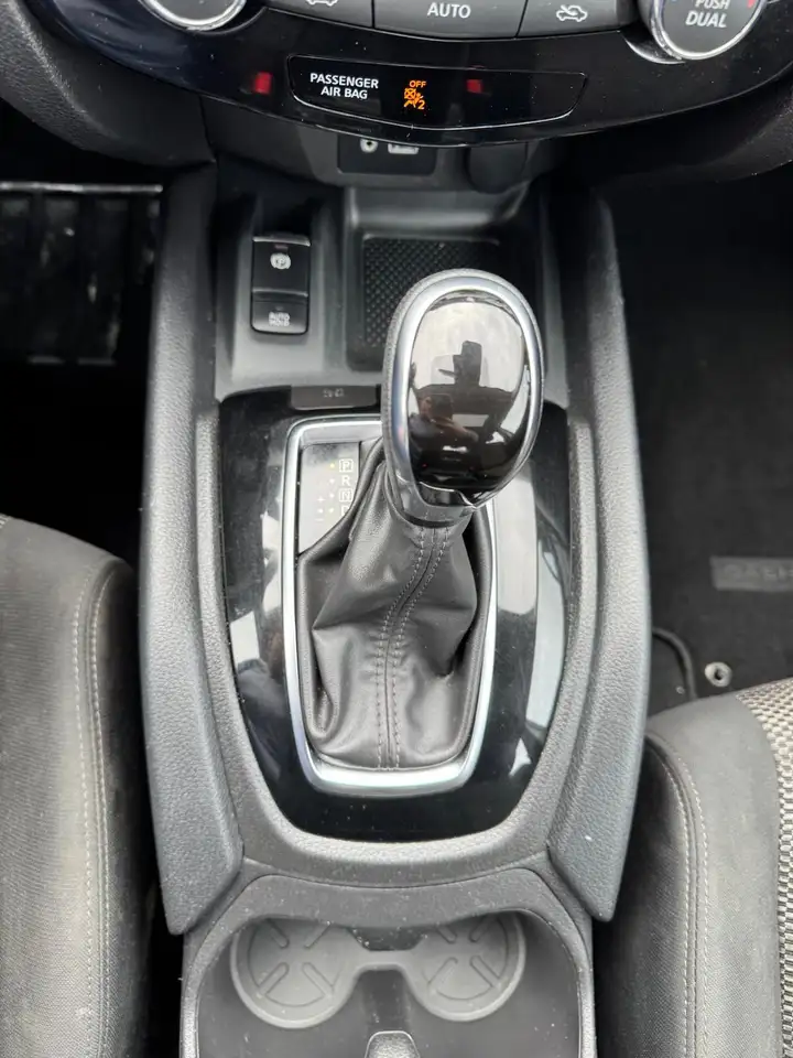 Nissan Qashqai снимка Nissan Qashqai