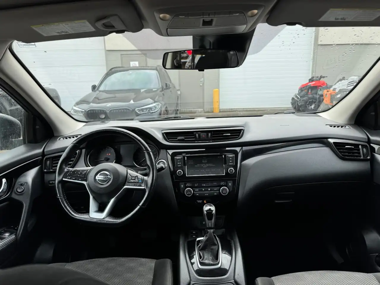 Nissan Qashqai снимка Nissan Qashqai