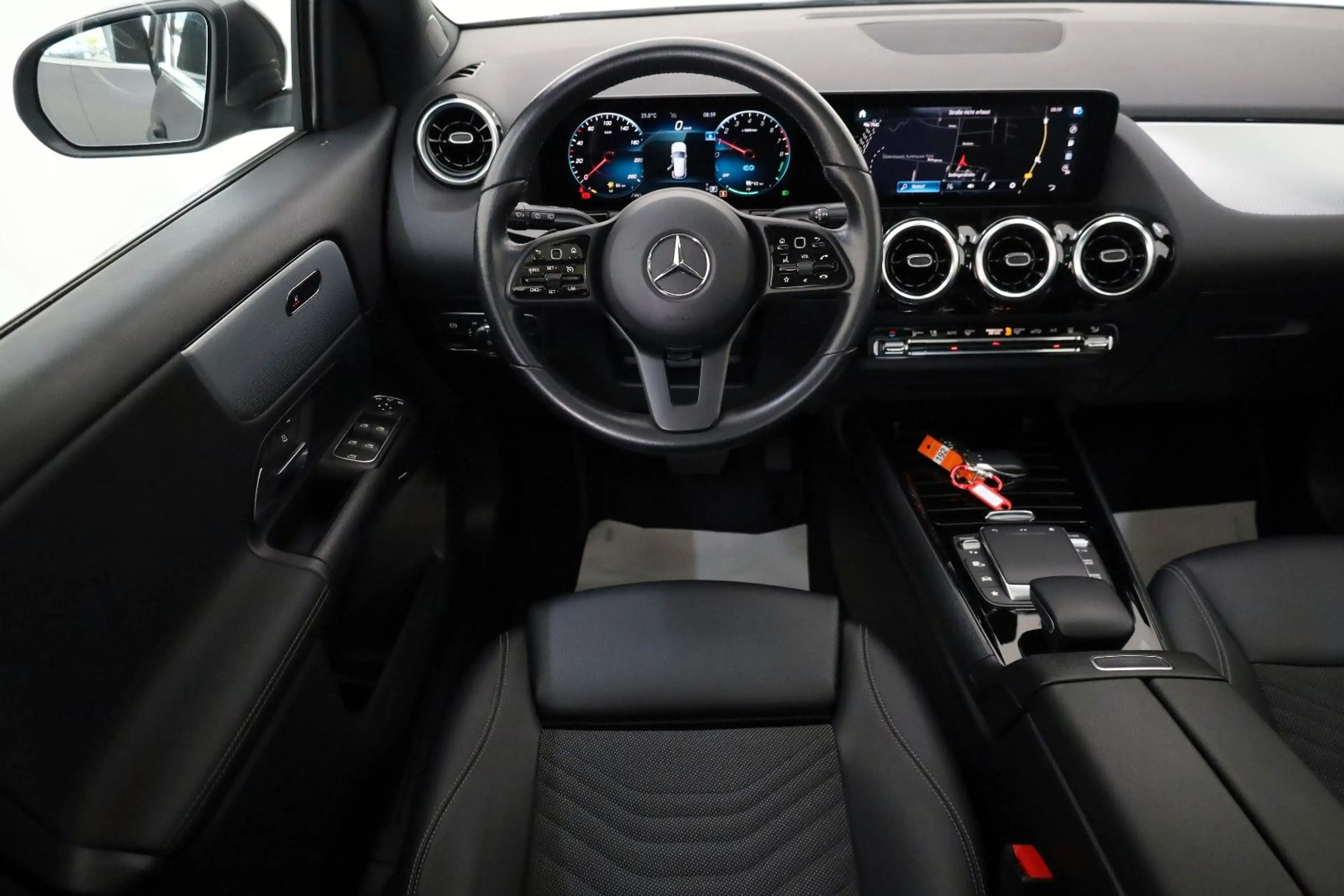Mercedes-Benz GLA 250 e, Style,T.Leder,Navi,LED,SH,Kamera,Pano — photo 11