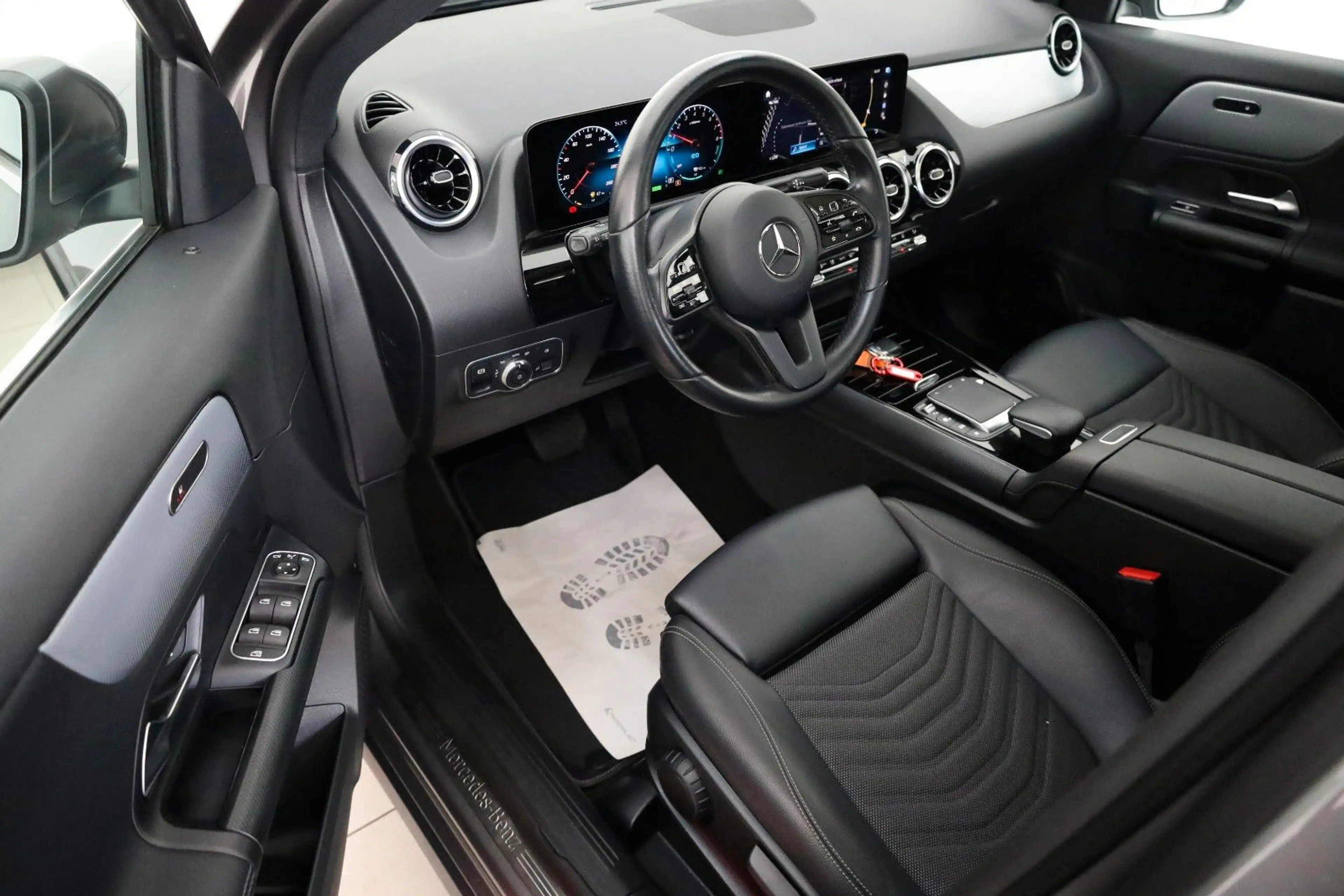 Mercedes-Benz GLA 250 e, Style,T.Leder,Navi,LED,SH,Kamera,Pano — photo 10