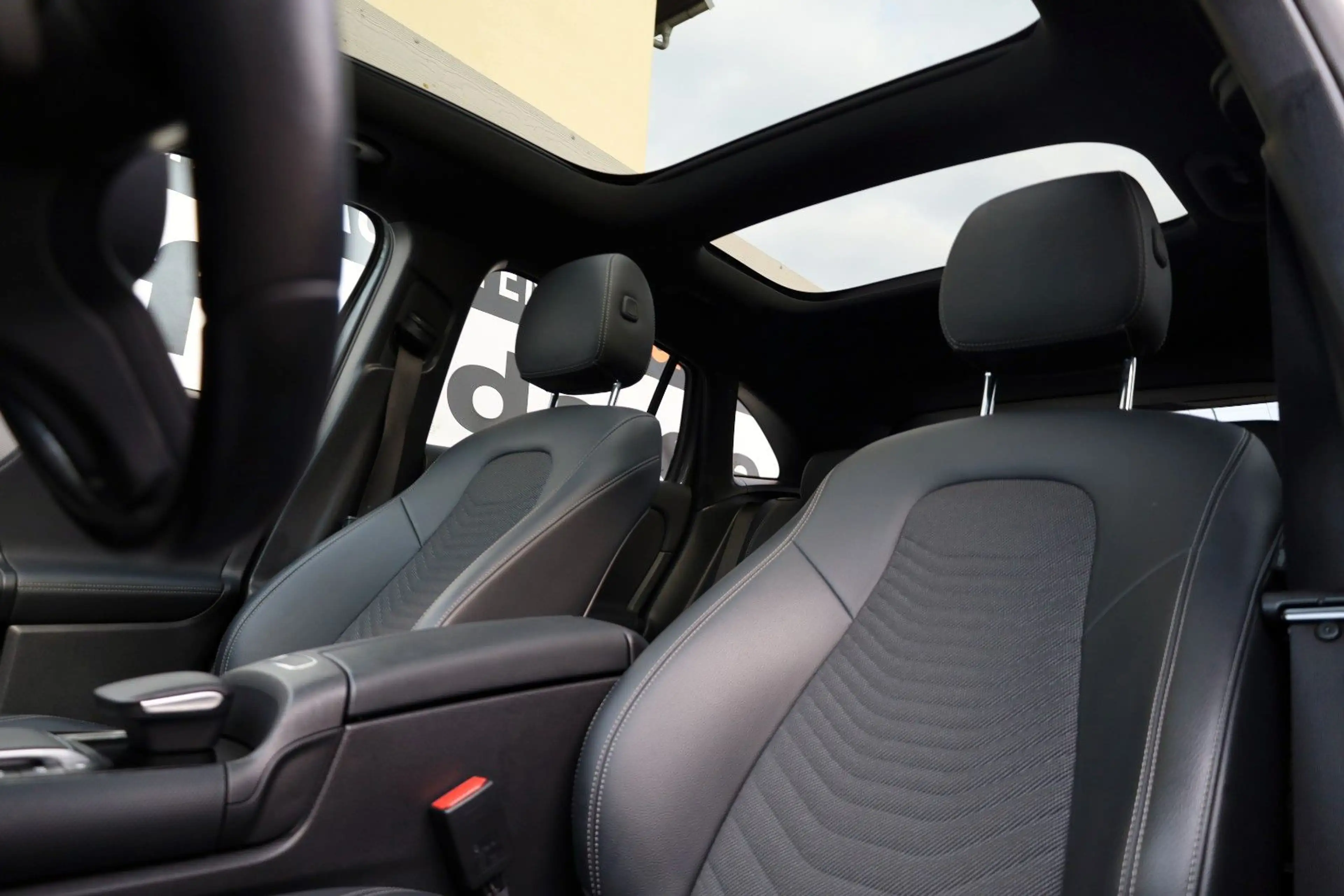 Mercedes-Benz GLA 250 e, Style,T.Leder,Navi,LED,SH,Kamera,Pano — photo 6