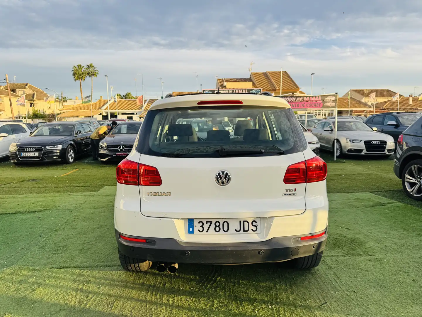 Volkswagen Tiguan 2.0TDI BMT R-Line 4x2 110 - 2