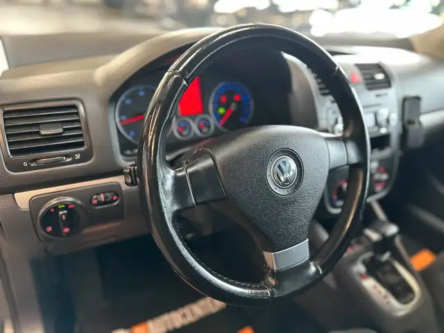 Volkswagen Golf view 13