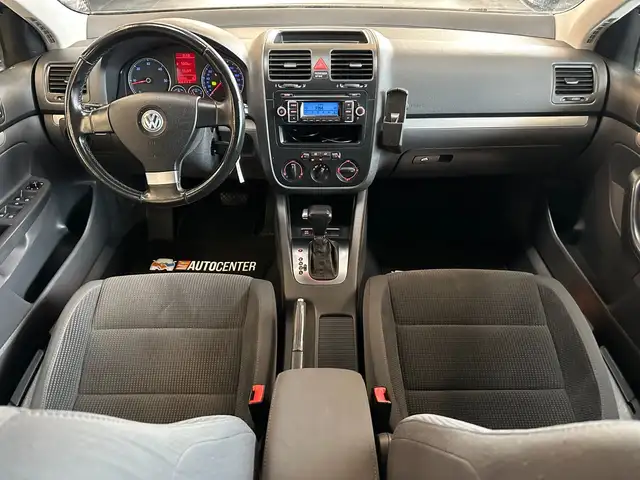 Volkswagen Golf view 6