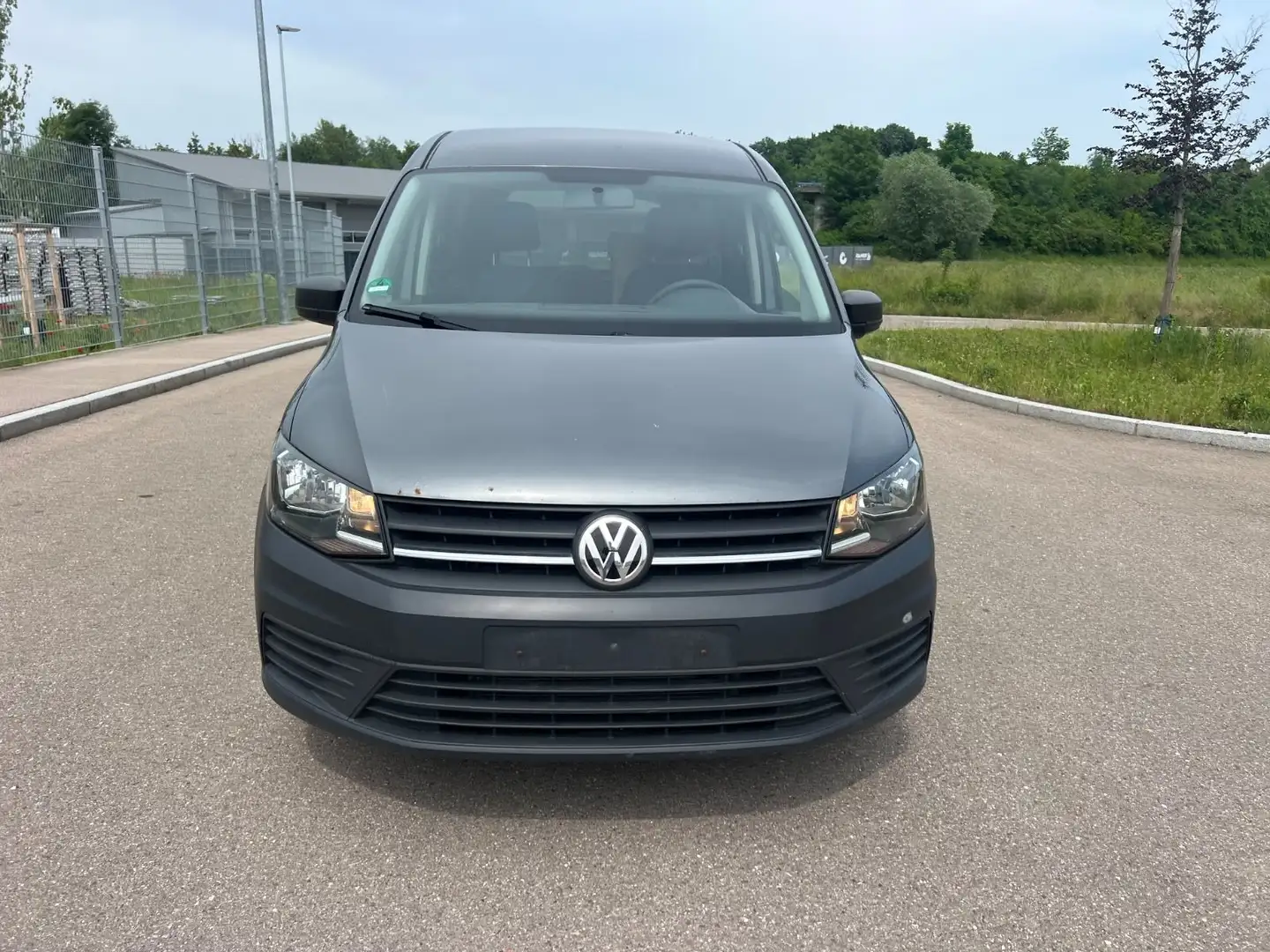 Volkswagen Caddy PKW Maxi Conceptline BMT Šedá - 2