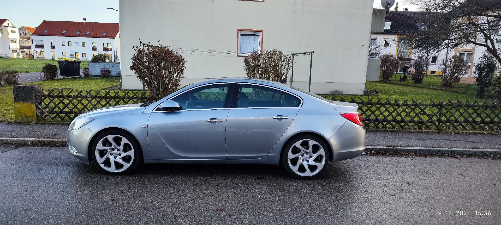 Opel Insignia 2.0 CDTI 4x4 ecoFLEX Start/Stop Sport Grau - 1