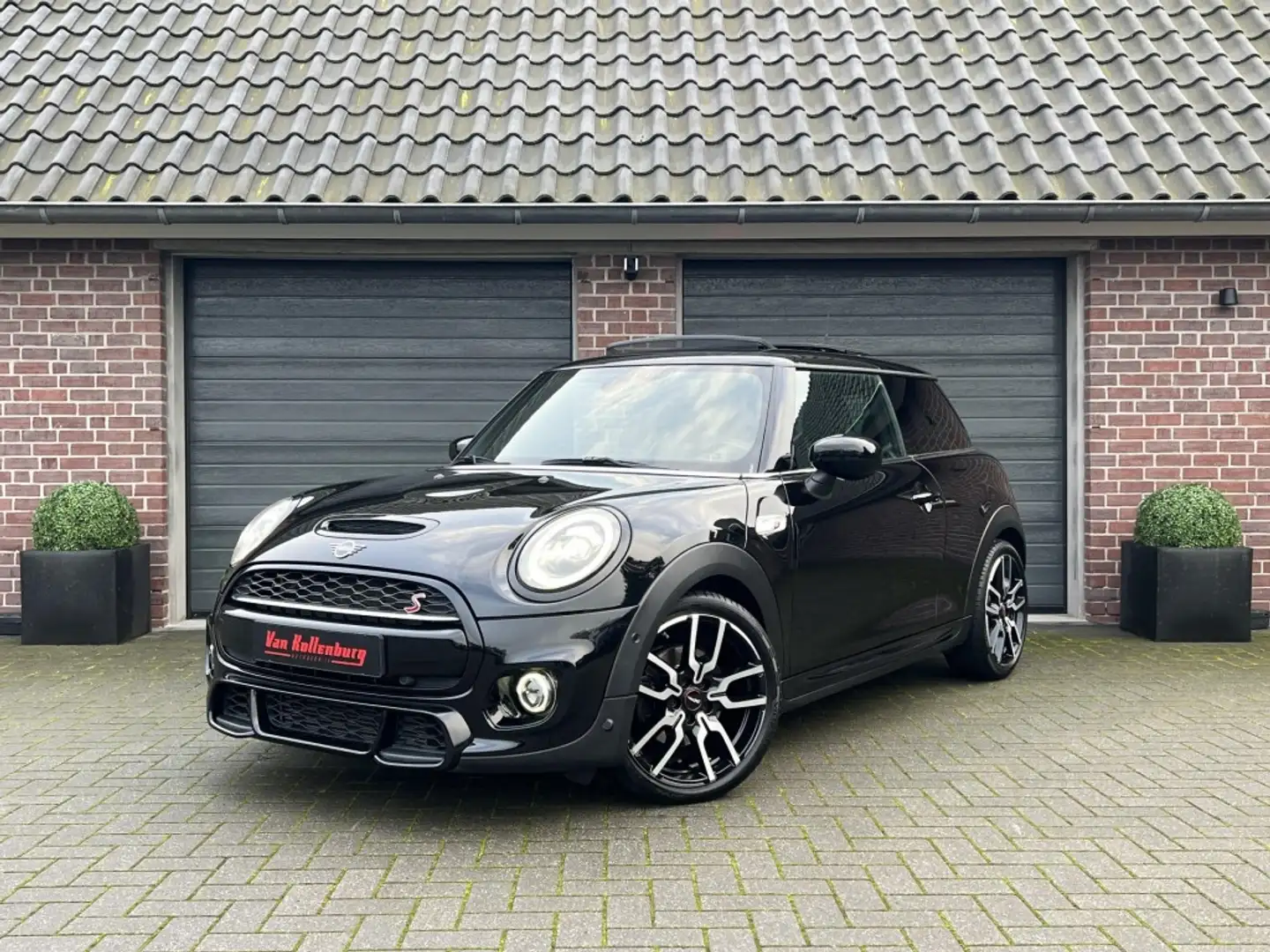 MINI Cooper S John Cooper Works Aut Pano Keyless LED 192 PK JCW Noir - 1