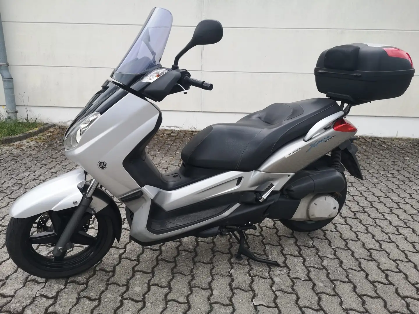 Yamaha X-Max 250 mit Topcase*TÜV 06/27*neue Batterie* Gris - 1