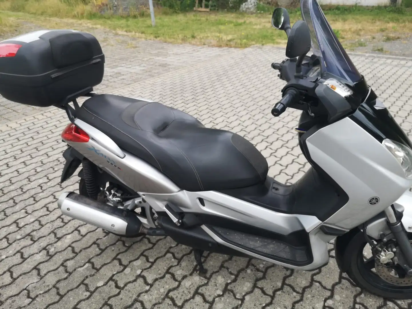 Yamaha X-Max 250 mit Topcase*TÜV 06/27*neue Batterie* Gris - 2