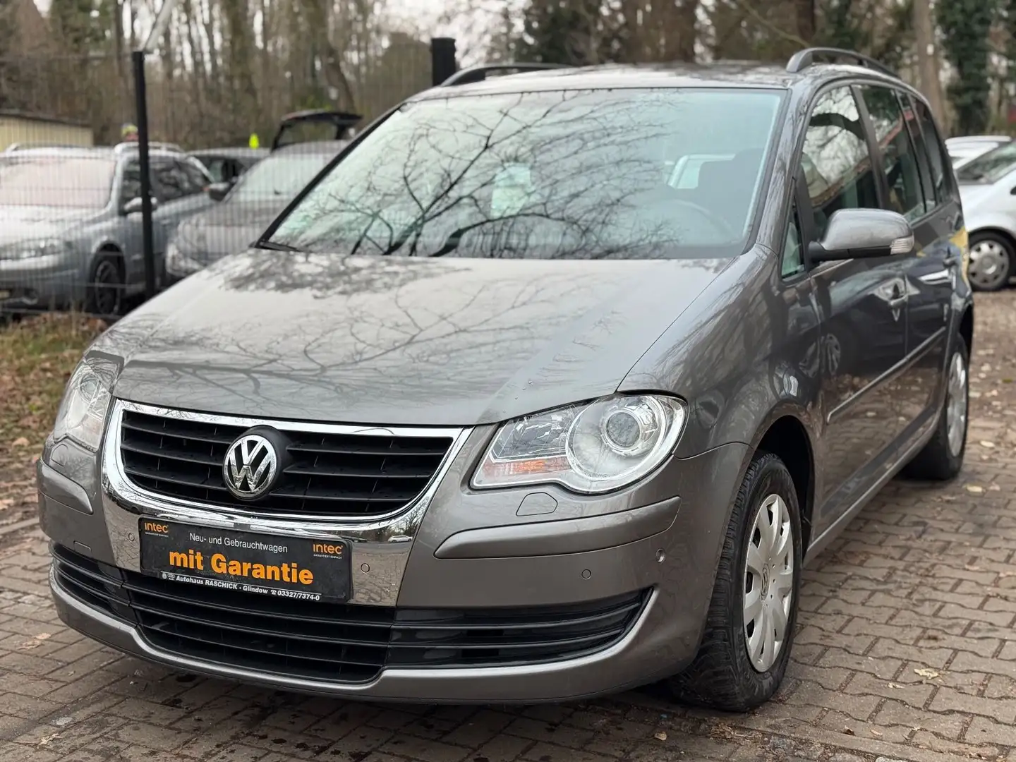 Volkswagen Touran Automatik 7Sitze Kamera Tüv/Service NEU Gris - 1