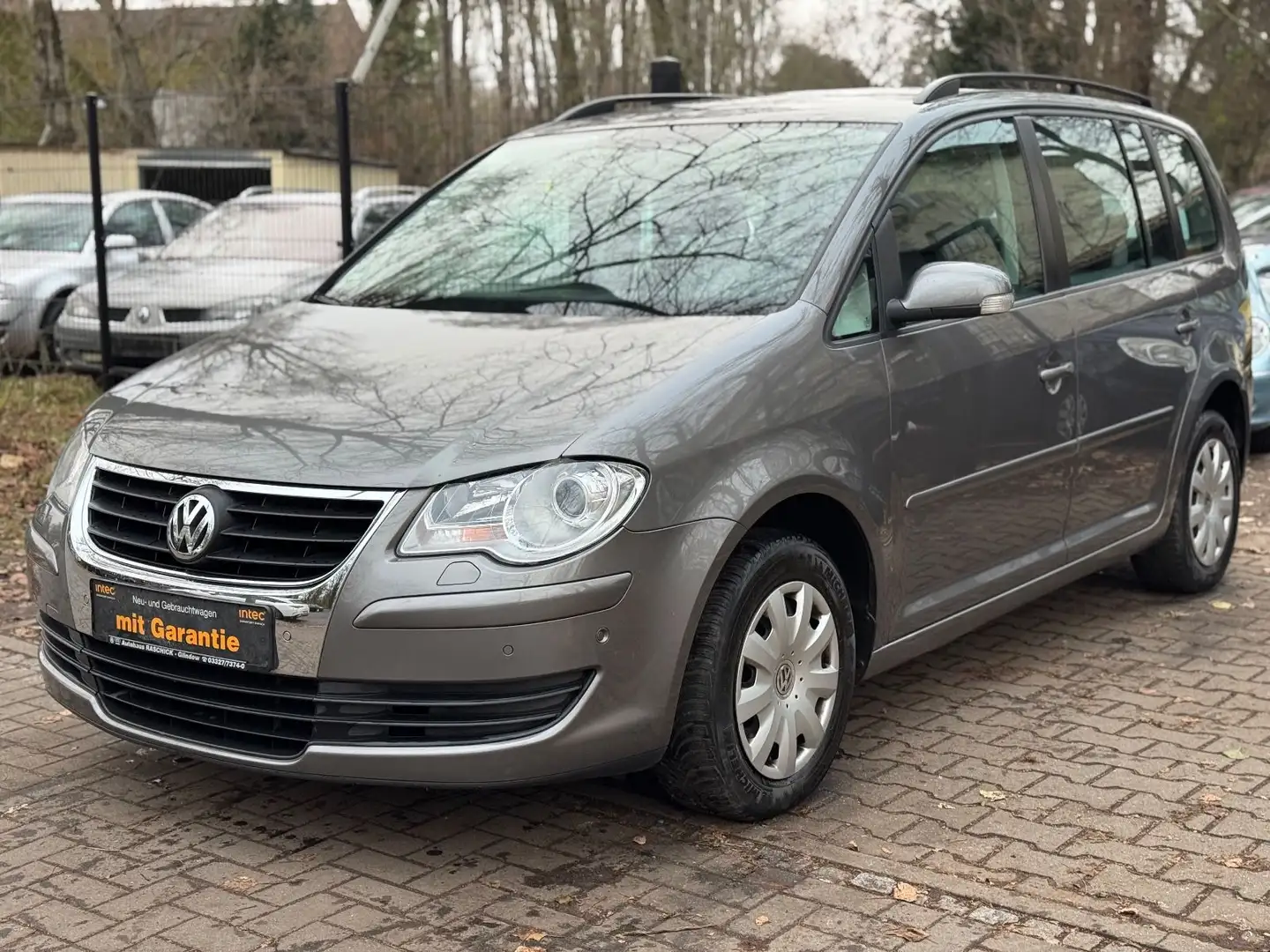 Volkswagen Touran Automatik 7Sitze Kamera Tüv/Service NEU Gris - 2