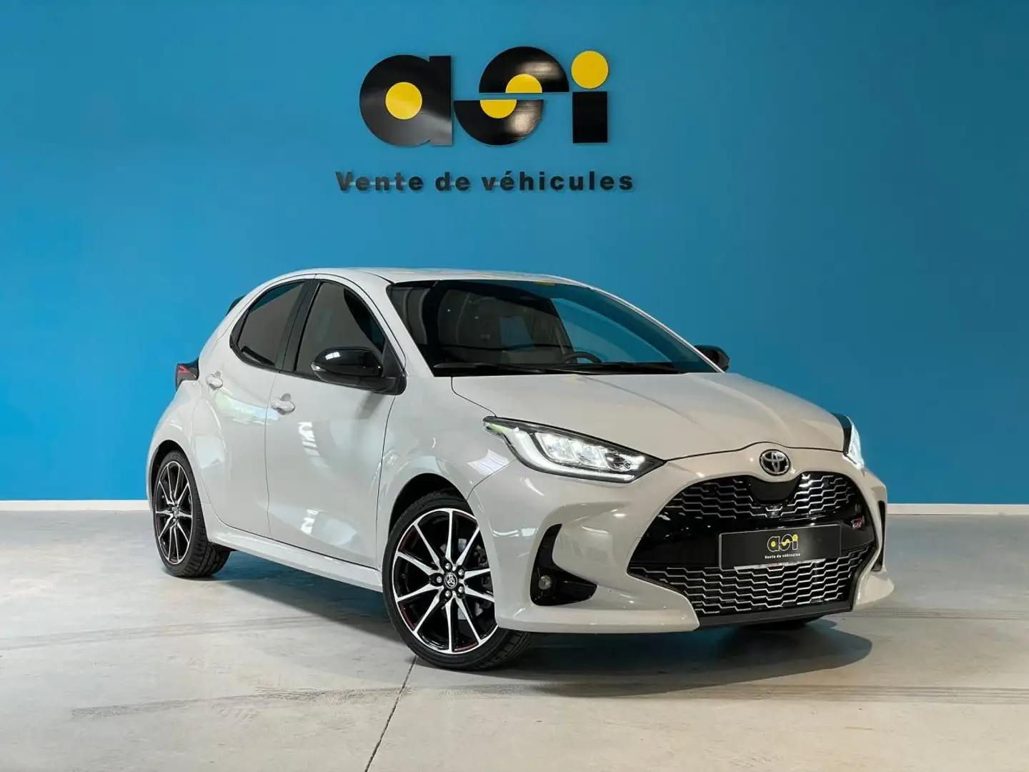 Toyota Yaris Yaris Hybrid 1.5 VVTI GR Sport Gris - 1