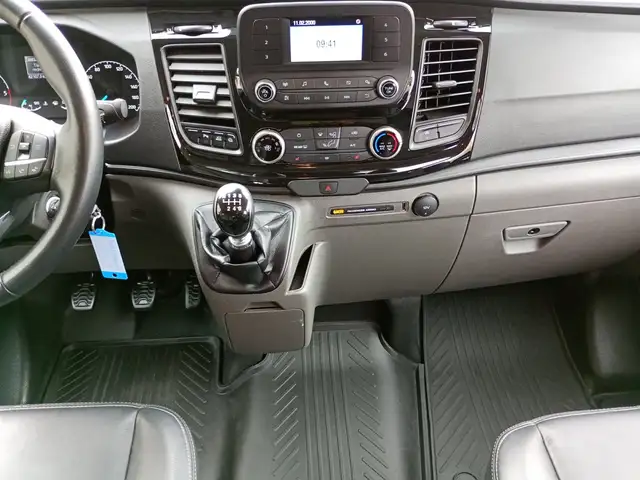 Ford Transit view 12
