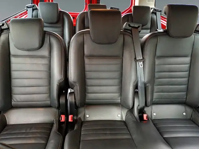 Ford Transit view 14