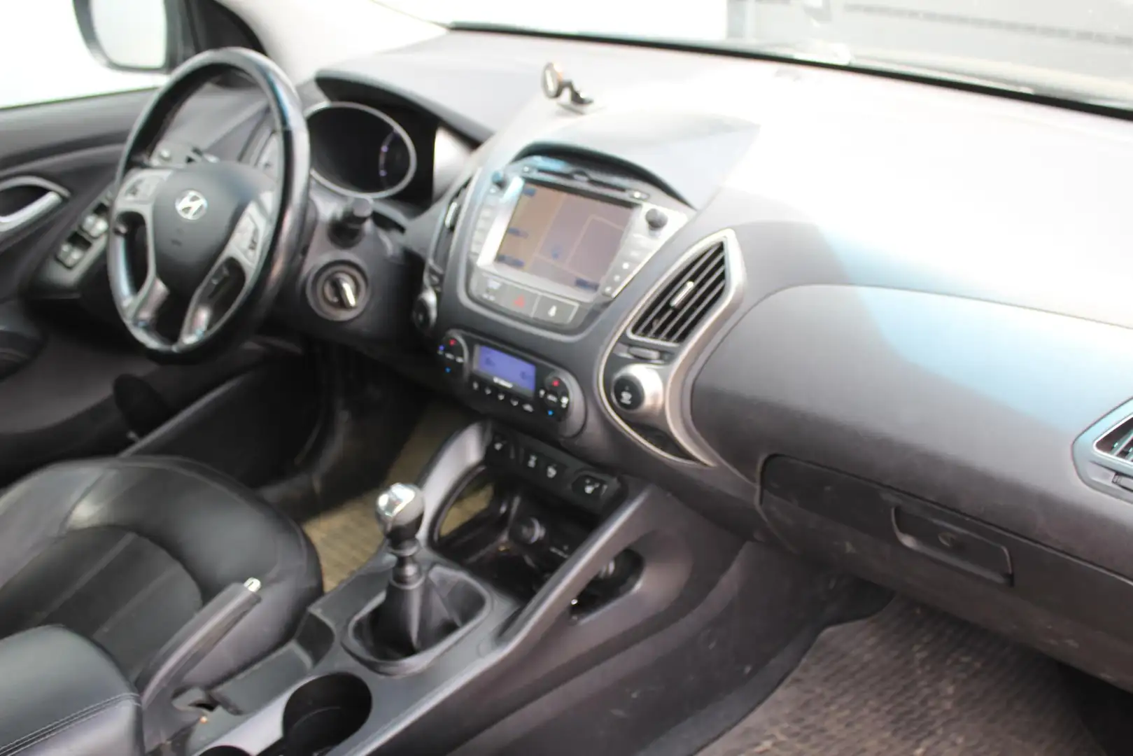 Hyundai iX35 2.0 CRDi HP 4WD Business Edition (DUITSE AUTO) Nav Чорний - 2