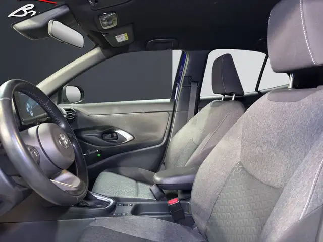 Toyota Yaris Cross view 12