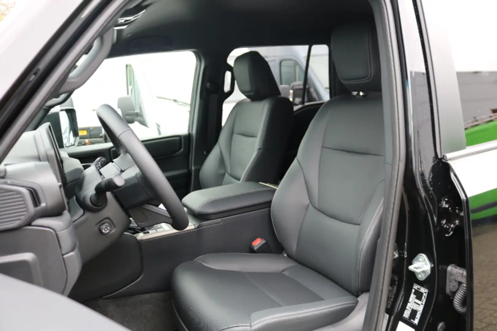 Toyota Land Cruiser 2.8 D-4D Grijs Kenteken Nieuw Model Trekhaak BPM V Zwart - 2