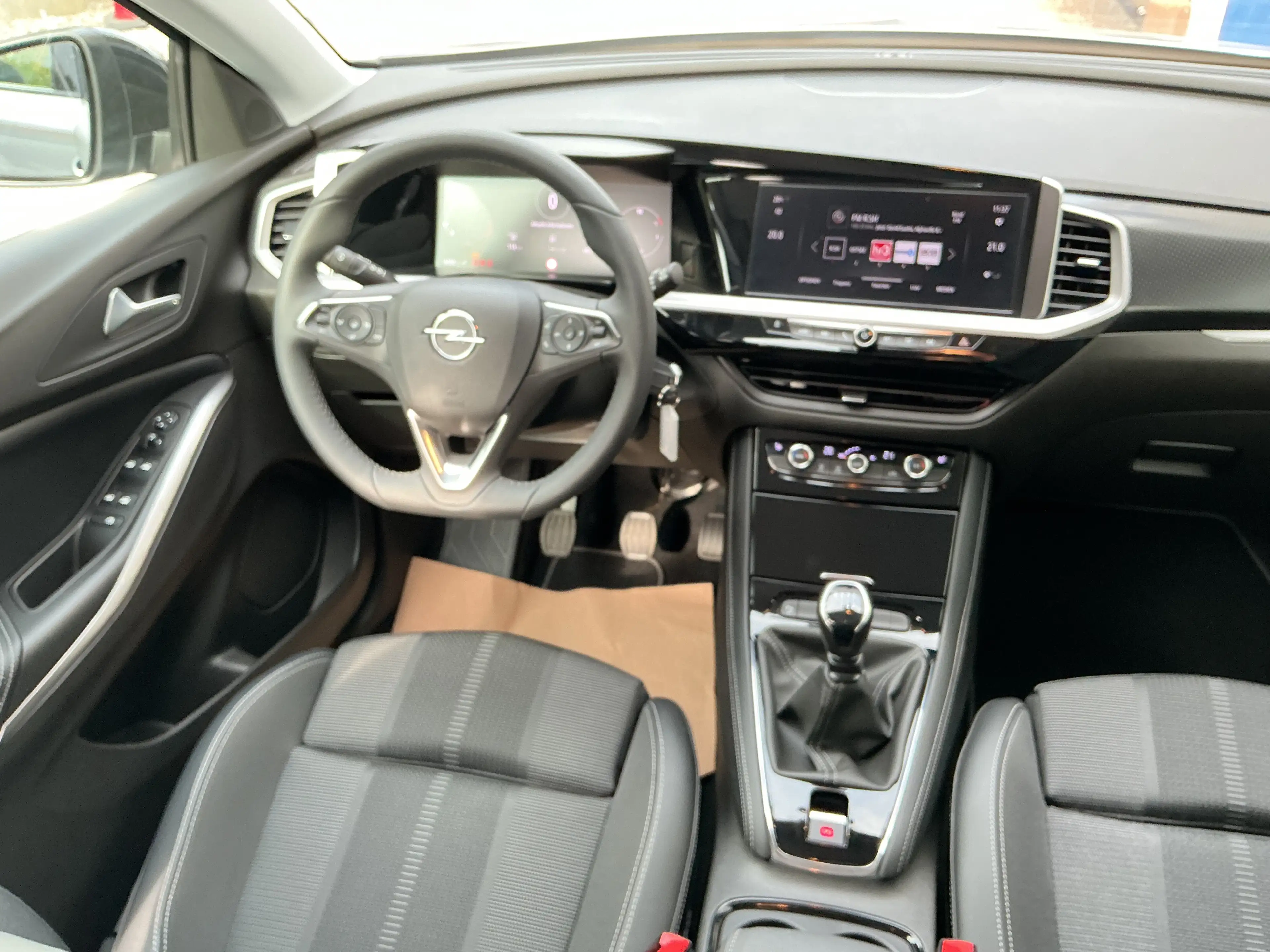 Opel Grandland X GS Line — photo 7