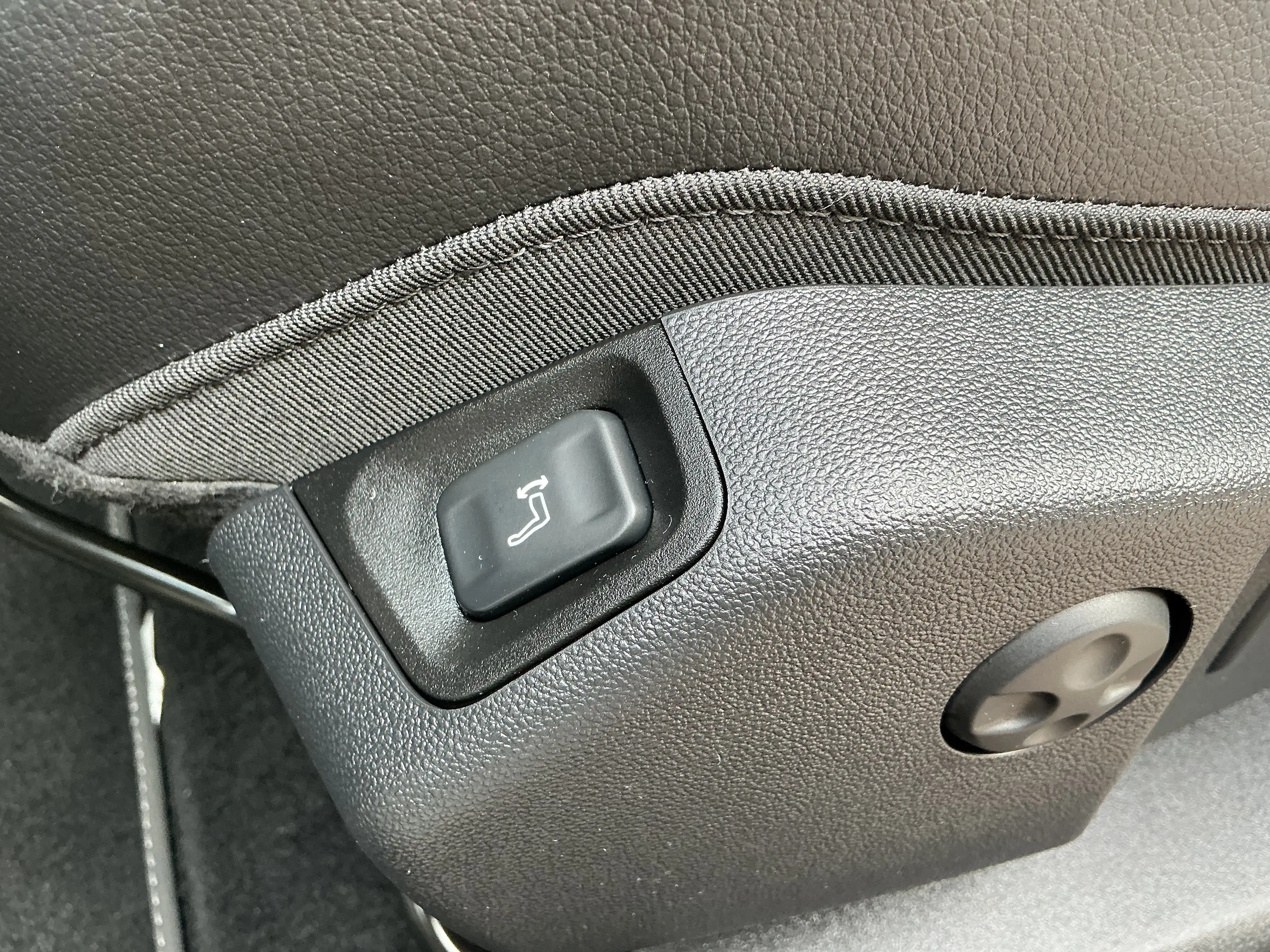 Opel Grandland X GS Line — photo 10