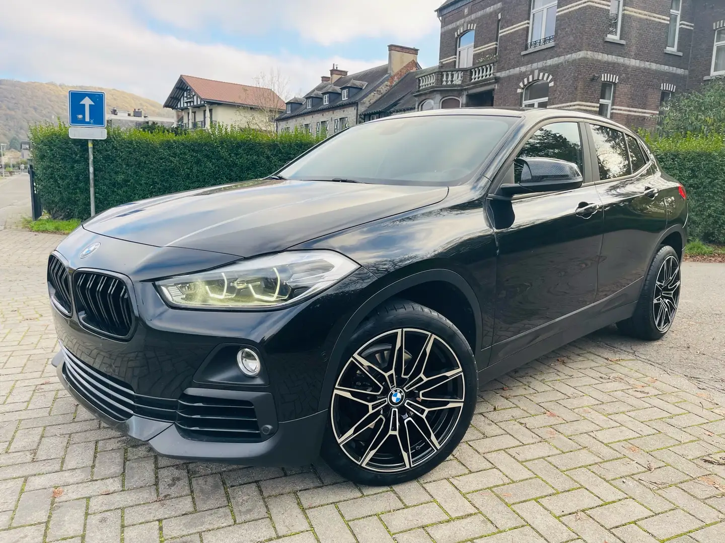 BMW X2 1.5iA sDrive18 OPF, GPS,COFFRE ELEC, AUTOMATIQUE Zwart - 2