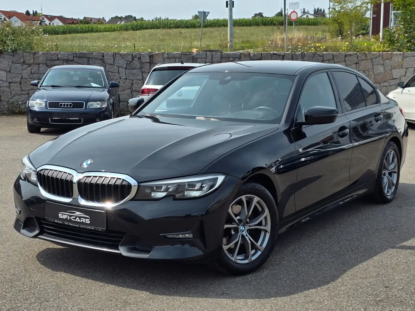 BMW 320 d*Sport Line*LIVE*NAVI*LEDER*LED*AHK*ALU*SHZ Noir - 1