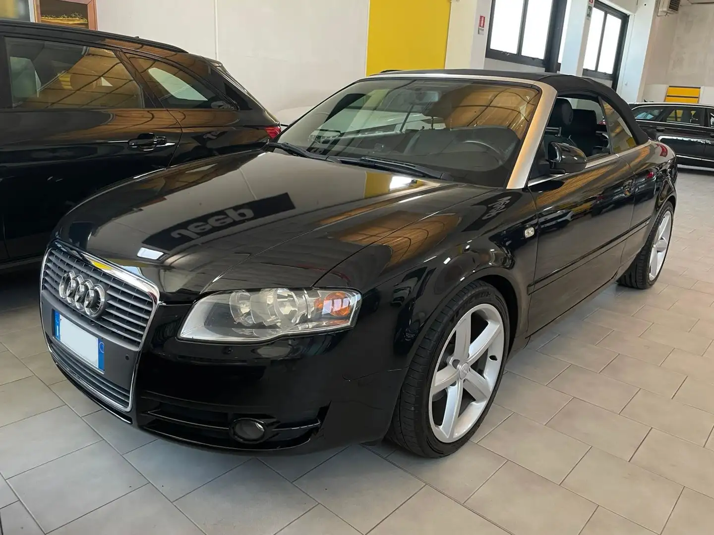 Audi A4 Cabrio 2.0 tdi S-Line Nero - 2