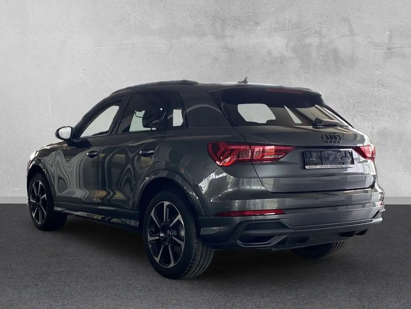 Audi Q3 S-line 35 TDI S tronic AHK Tempomat Klima Grau - 2