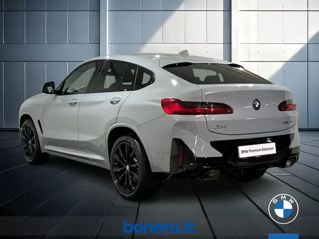 BMW X4 view 8