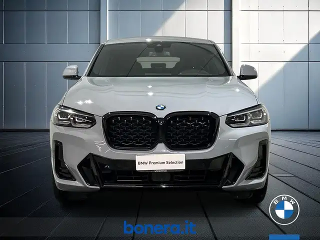 BMW X4 view 3