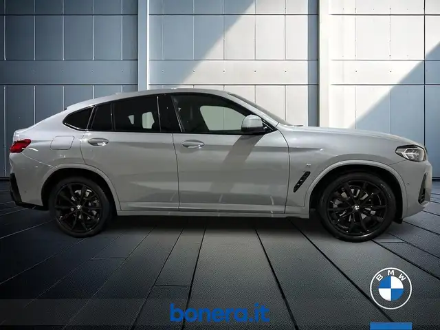 BMW X4 view 5