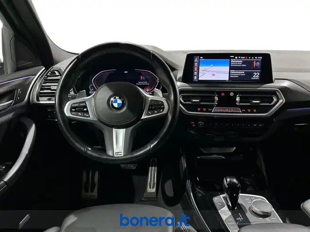 BMW X4 view 15