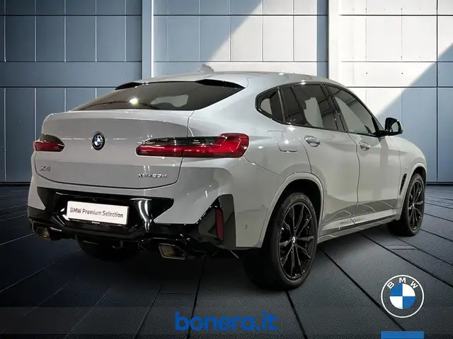 BMW X4 view 6