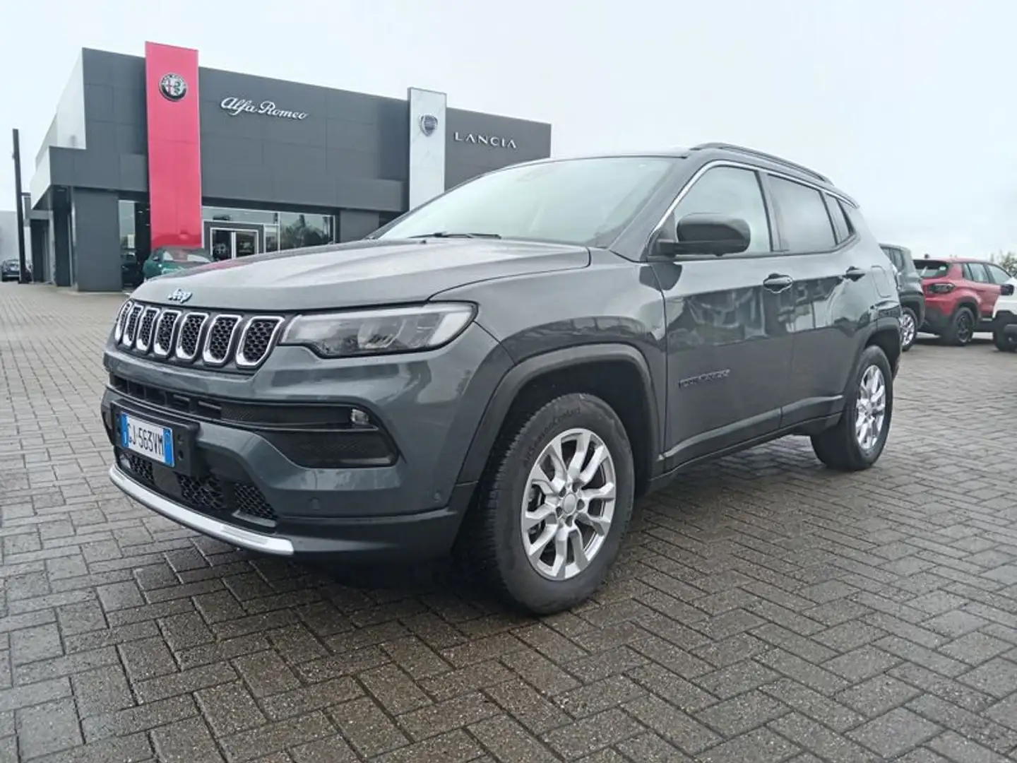 Jeep Compass 1.3 T4 190CV PHEV AT6 4xe Limited Šedá - 1
