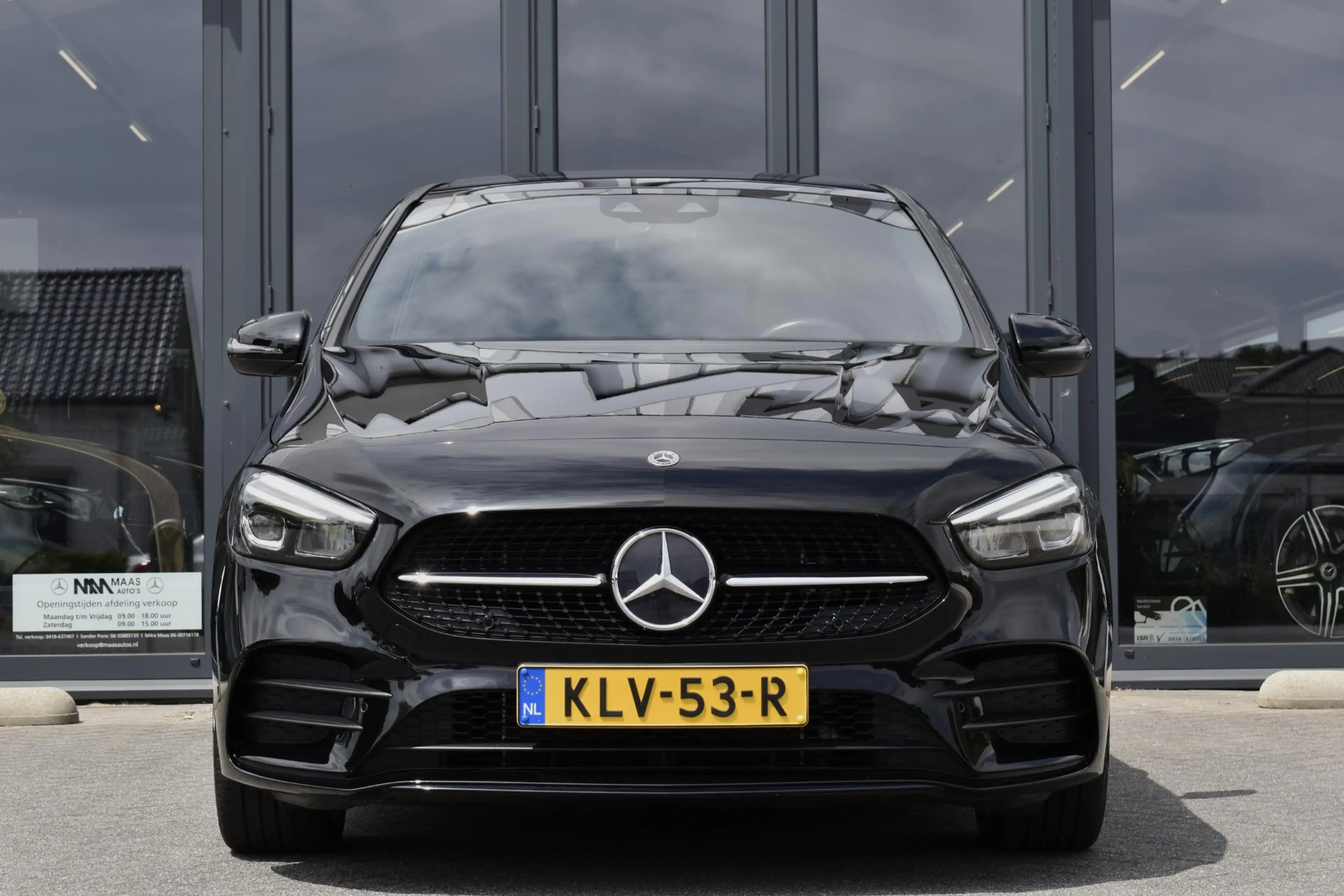 Mercedes-Benz B 250 e AMG Line — photo 4