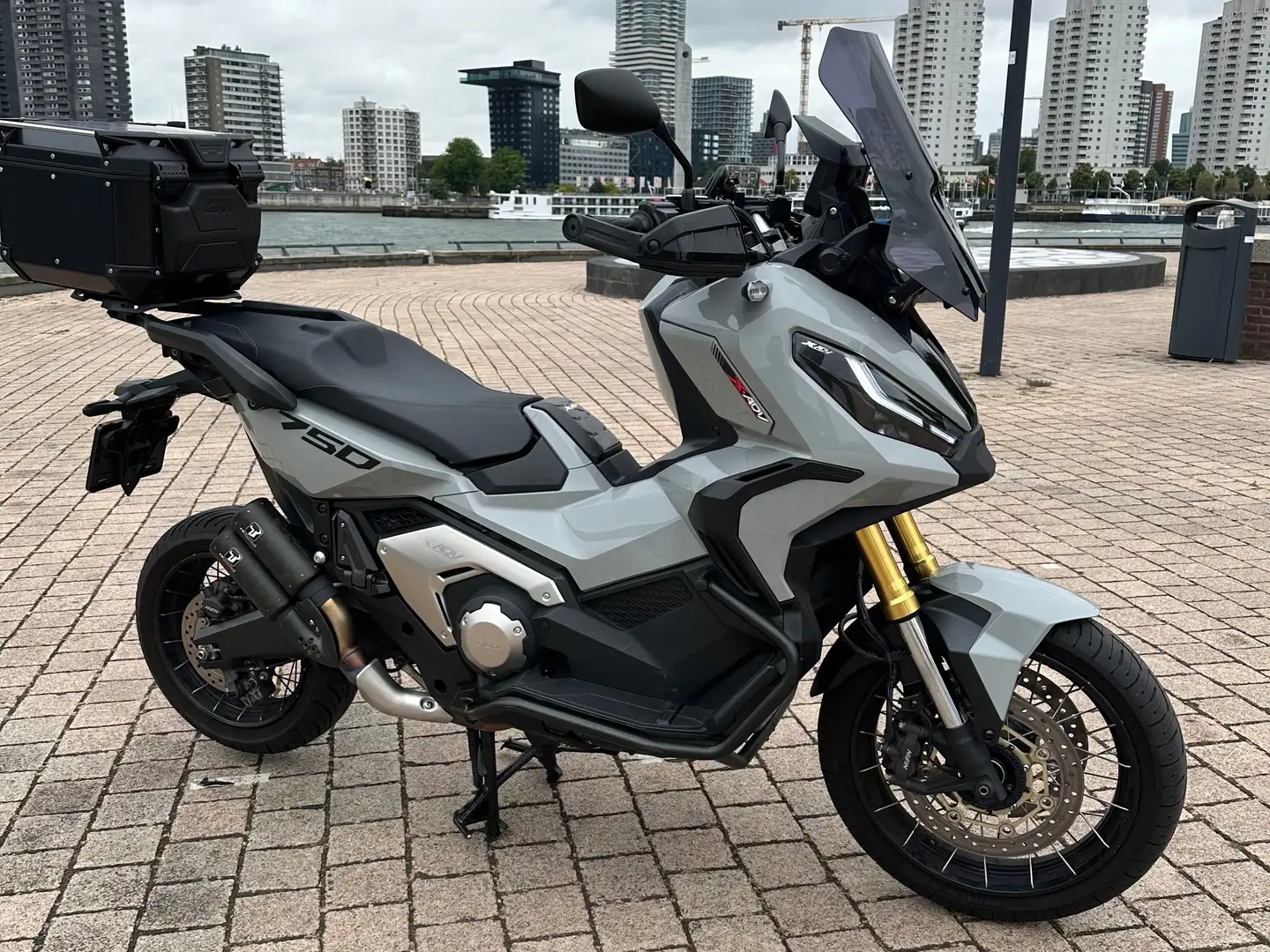 Honda X-ADV Grijs - 2