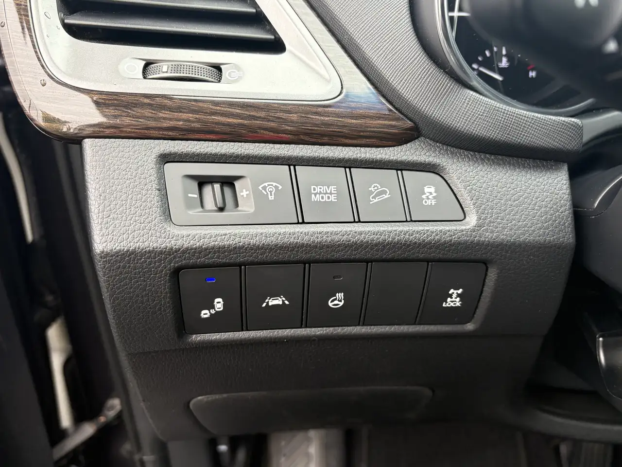 Hyundai SANTA FE снимка Hyundai SANTA FE