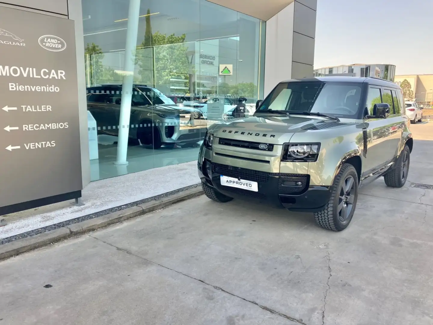 Land Rover Defender 110 3.0D l6 MHEV X-Dynamic SE AWD Aut. 250 Verde - 1