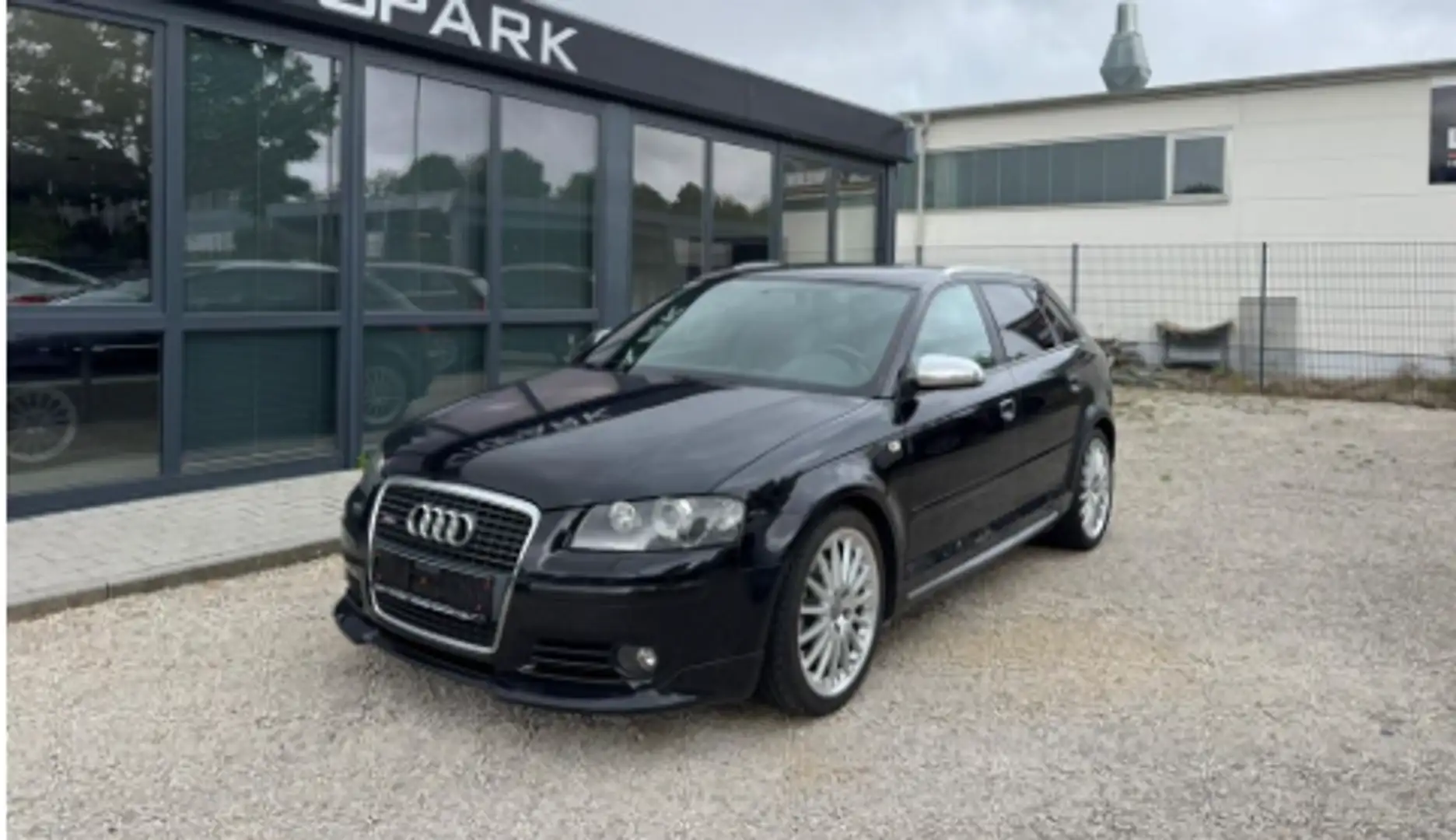 Audi A3 Sportback 2.0TDI Ambiente quattro DPF Noir - 1