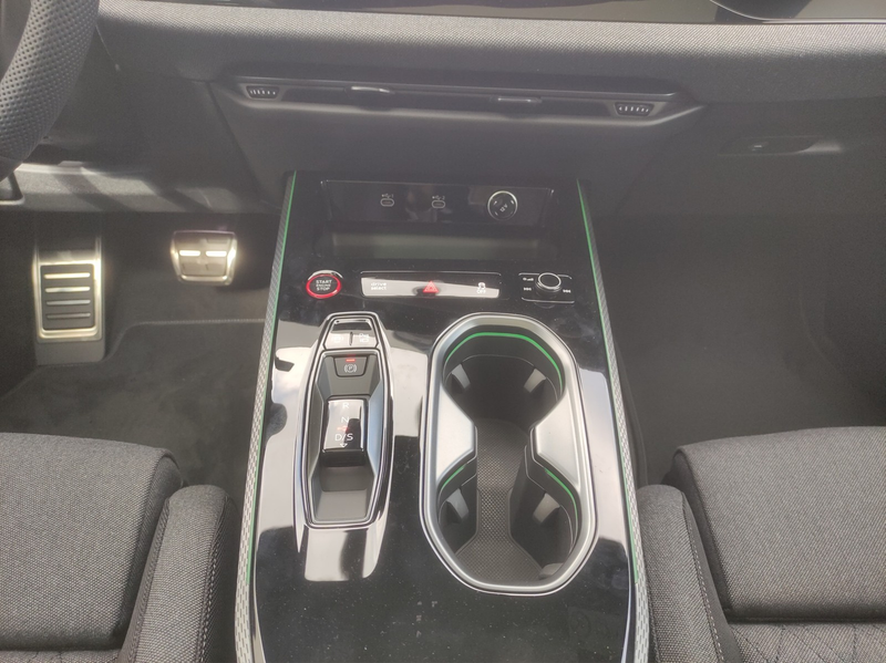 Audi A6 Limousine Matrix HUD Luft 2.0 TDI quattro 150 k... — photo 15