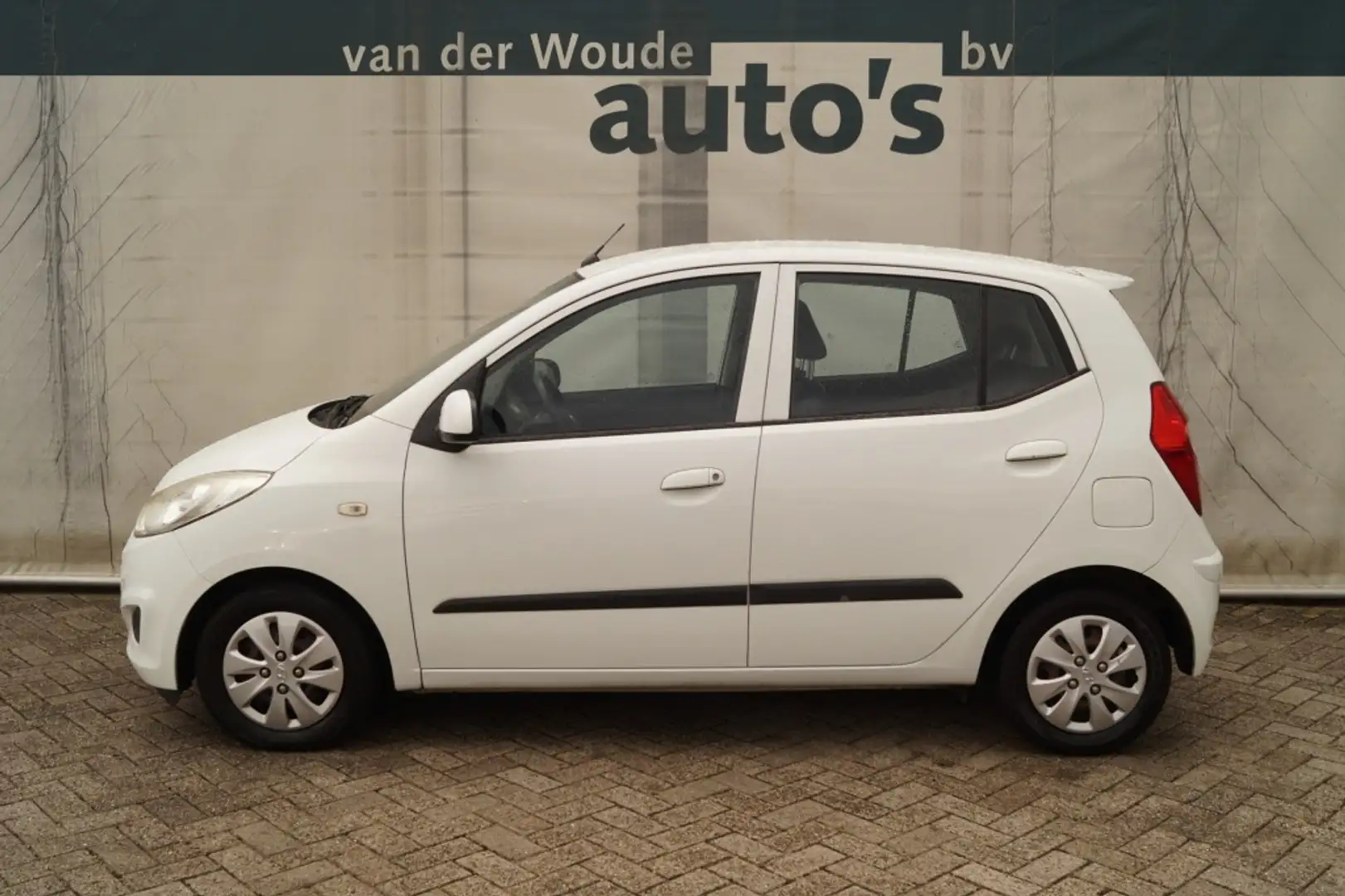 Hyundai i10 1.1 i-Drive Cool -AIRCO-STUURBEKRACHTIGING- Blanco - 1