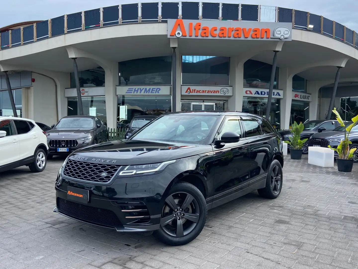Land Rover Range Rover Velar Range Rover Velar 2.0d i4 R-Dynamic 180cv auto Nero - 1