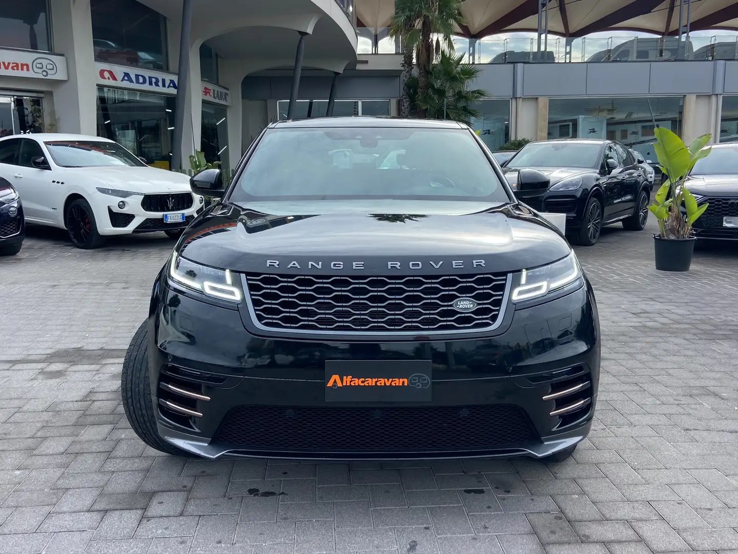 Land Rover Range Rover Velar Range Rover Velar 2.0d i4 R-Dynamic 180cv auto Nero - 2
